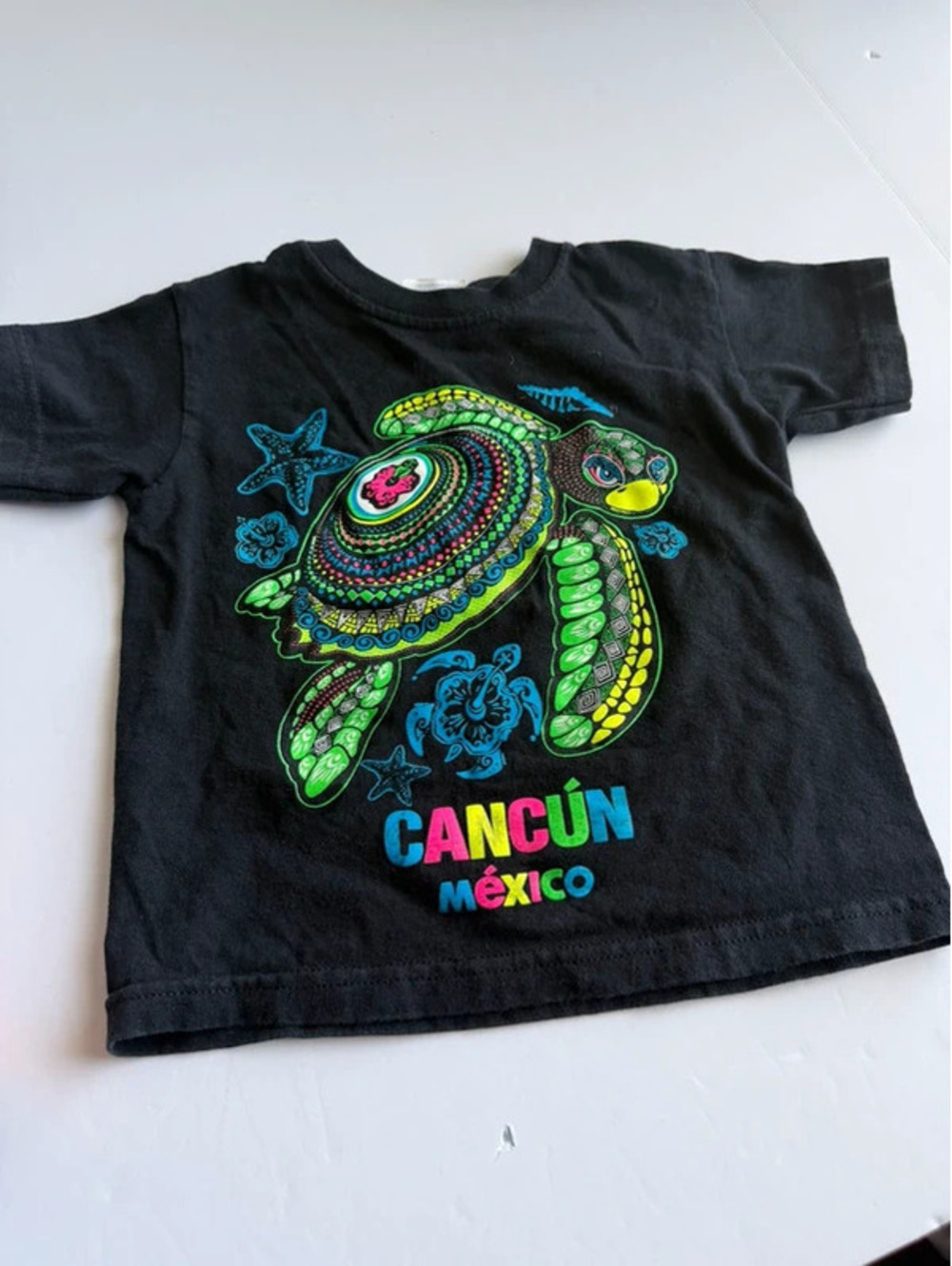 Neon Cancún Mexico Sea Turtle Souvenir T-Shirt Size 3T  (fit 2t)